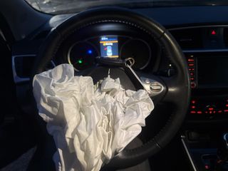 2019 Nissan Sentra SR - Interior Steering Wheel With Keys Image